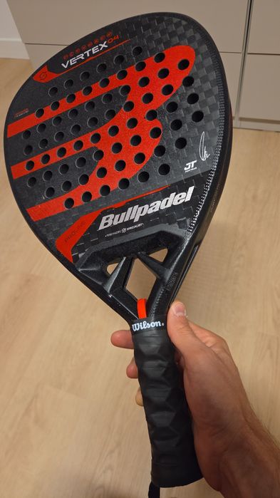 Racheta padel Bullpadel Vertex 04 Proline – negru/rosu