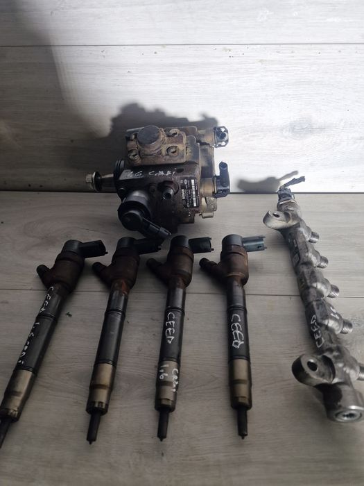 Injector/injectoare Kia Ceed motor 1,6 crdi,an 2008-2012