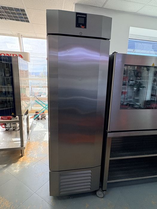 Frigider inox Precision Uk