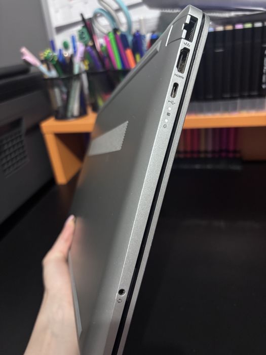 Laptop HP I7- Gen 11, 16 GB, SSD 1 TB