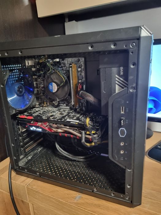 Pc gaming i5-7500 ,gtx 970 4g 256 biti ssd 120 gb +  cadou un monitor samsung