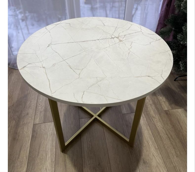 Продам стол и стулья