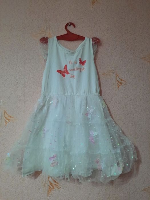 Продам детские платья