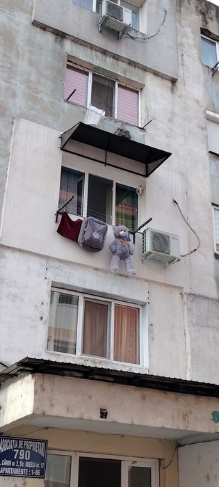 vand garsionera renovata