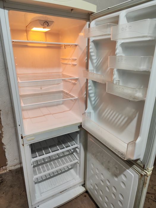 Холодильник рабочий