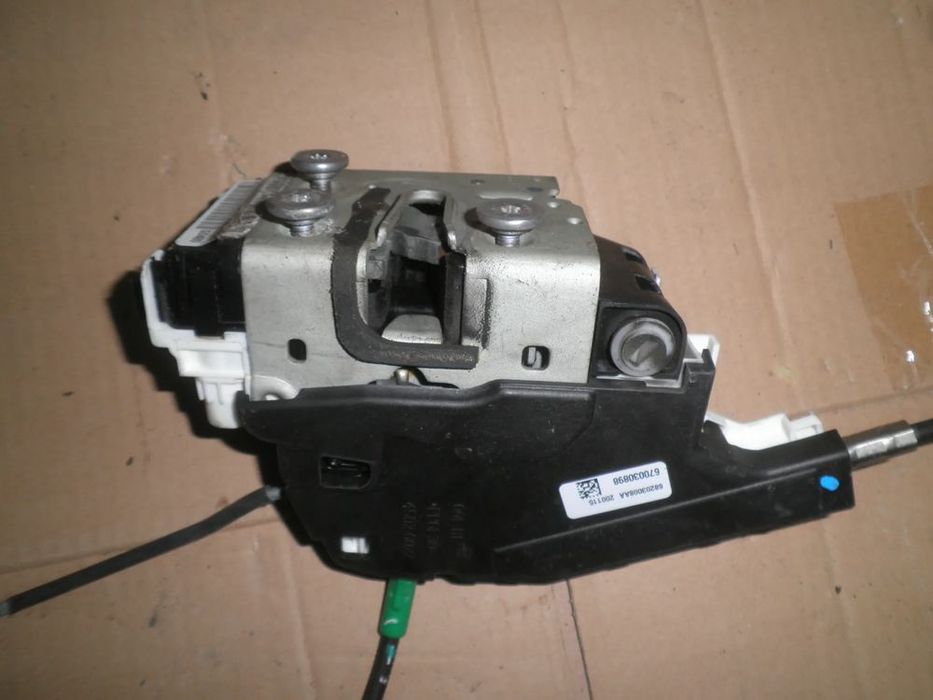 broasca / incuietoare usa dreapta spate maserati ghibli 2016 670030898