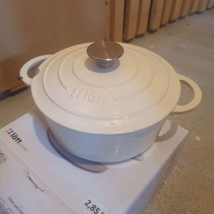 Ceaun din fonta emailata 2.8L, Lätt Home, cu capac 22 cm, alb