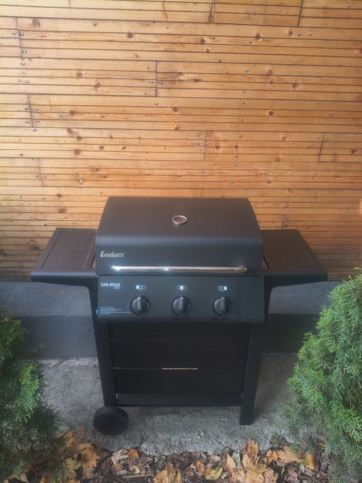 Grătar BBQ gaz grill