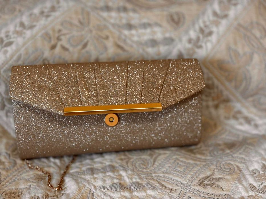 Дамска златна елегантна чанта