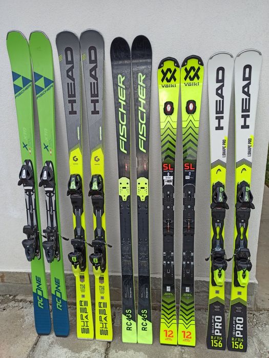 Ски Fisher, щеки Leki, каска Rossignol