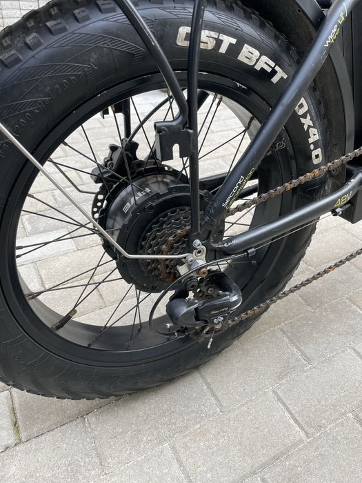 Vînd bicicletă electrică Italiană.