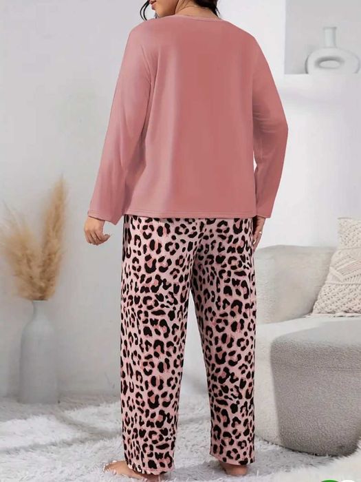 Дамска пижама с леопардов принт