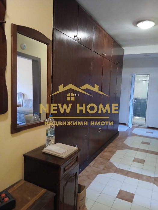 Светъл, слънчев, топъл апартамент под наем.