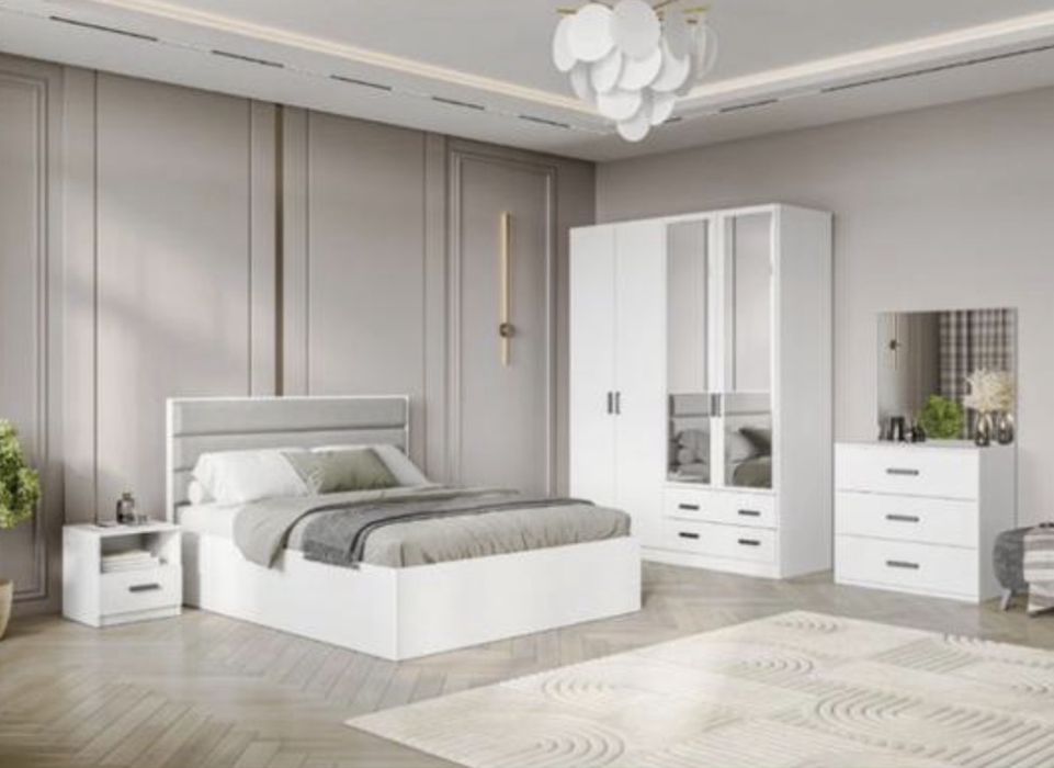 Продаётся спальный гарнитур срочно.