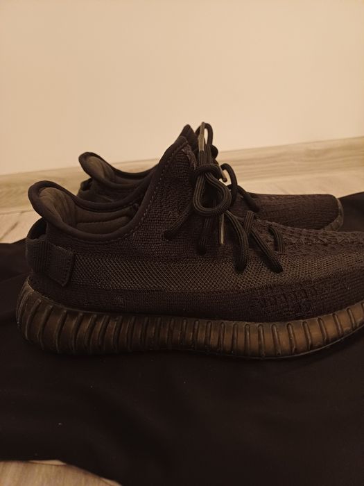 Adidasi yeezy Boost 350 V2
