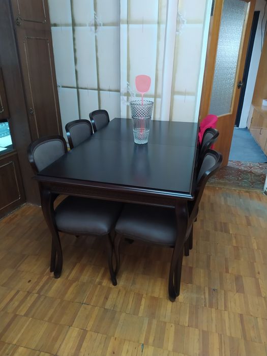 Стенка,кресла, письменный стол, обеденный стол со стульями,дмван