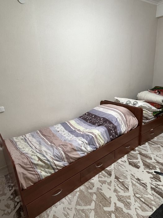 Диван сатылады срочна
