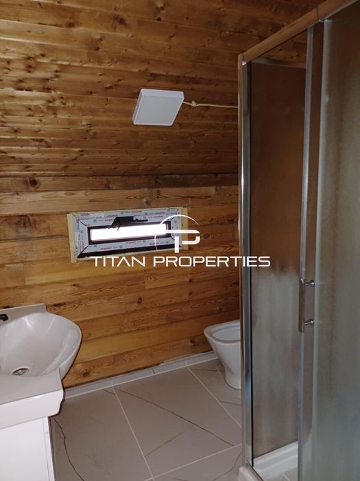 Лична оферта! Великолепна къща с двор в с. Бродилово