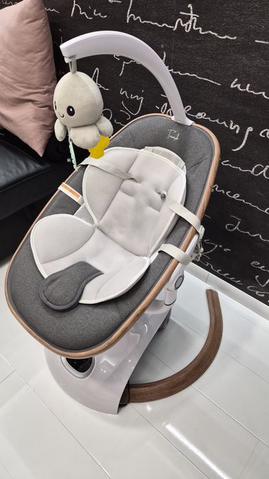 TRIUMPH Електрическа бебешка люлка  CANGAROO