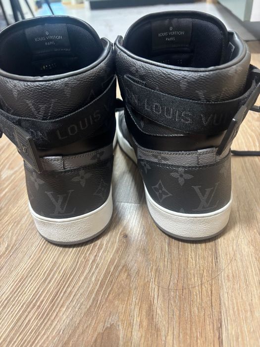 Продавам обувки Louis Vuitton Sneaker Boot