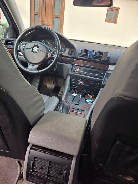 Vând BMW 530 e39