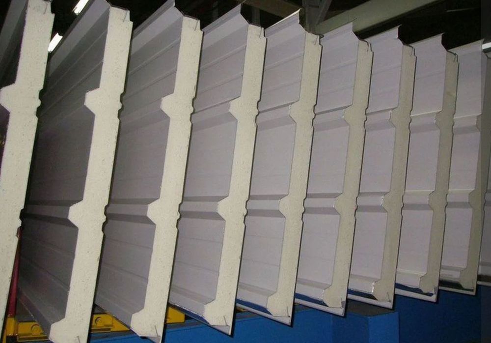 Кровельные сэндвич-панели от 300м2