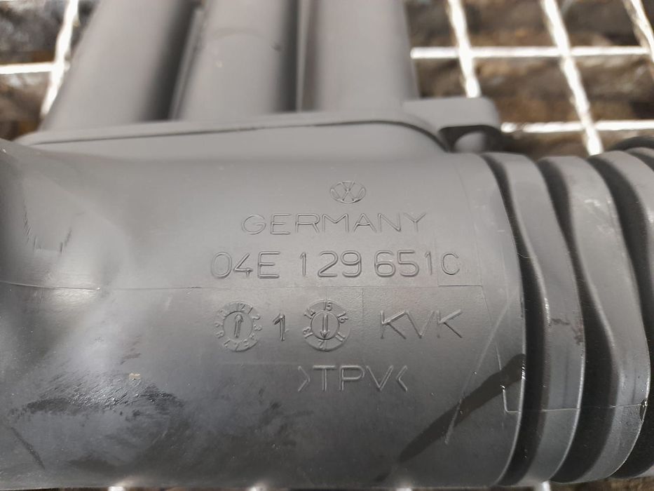 Furtun admisie aer 04E129651 1.4 tsi CMBA Skoda Octavia 3 [2013 - 201