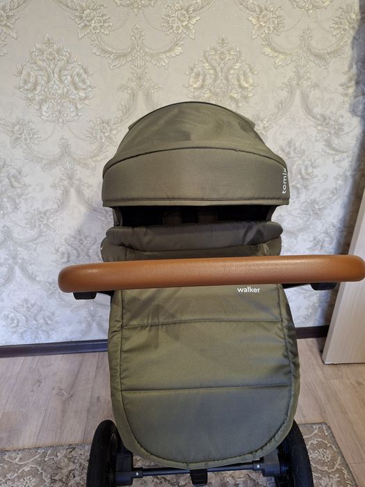 Продам детскую коляску (автомобильное кресло в подарок)