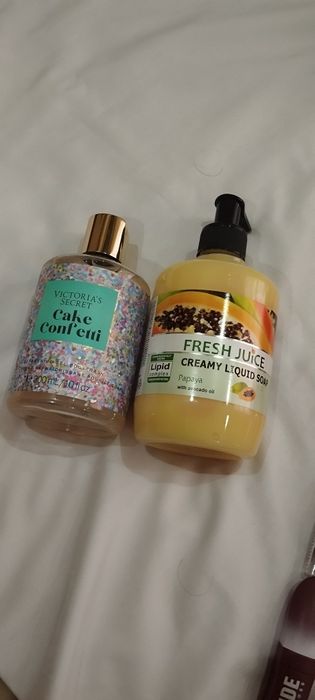 Ayollar uchun kosmetika ròmol.va kiyim.kechaklar