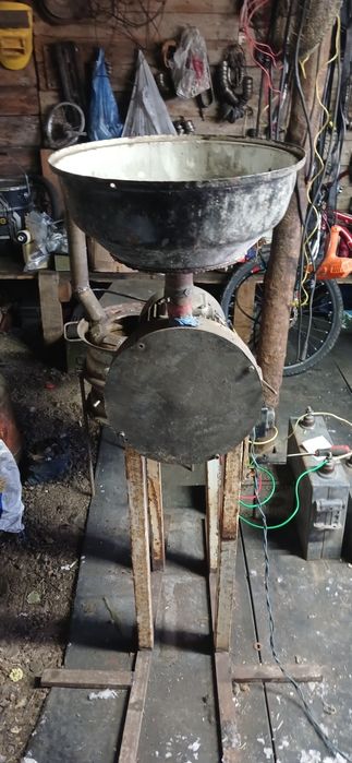 Продам дробилку для зерна