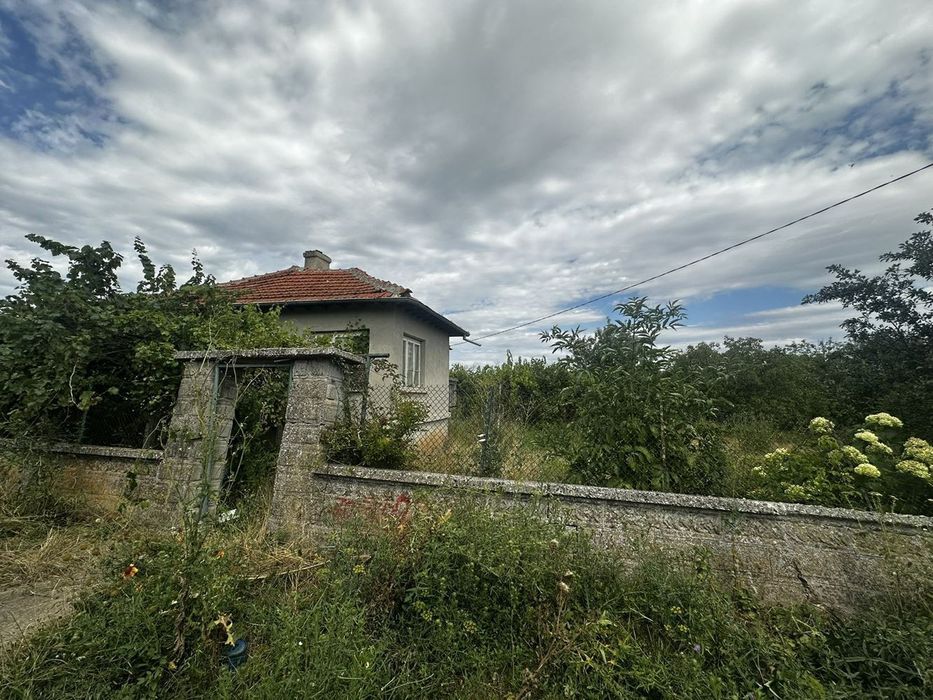 Къща в Варна, област-с.Доброплодно площ 80 цена 32000