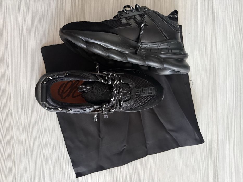 Versace chain reaction negri