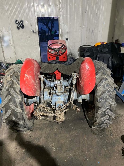 Vand tractor sau schimb cu unu mai mic