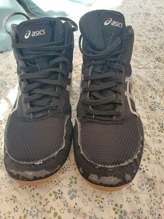 Детски борцовки asics 32 номер
