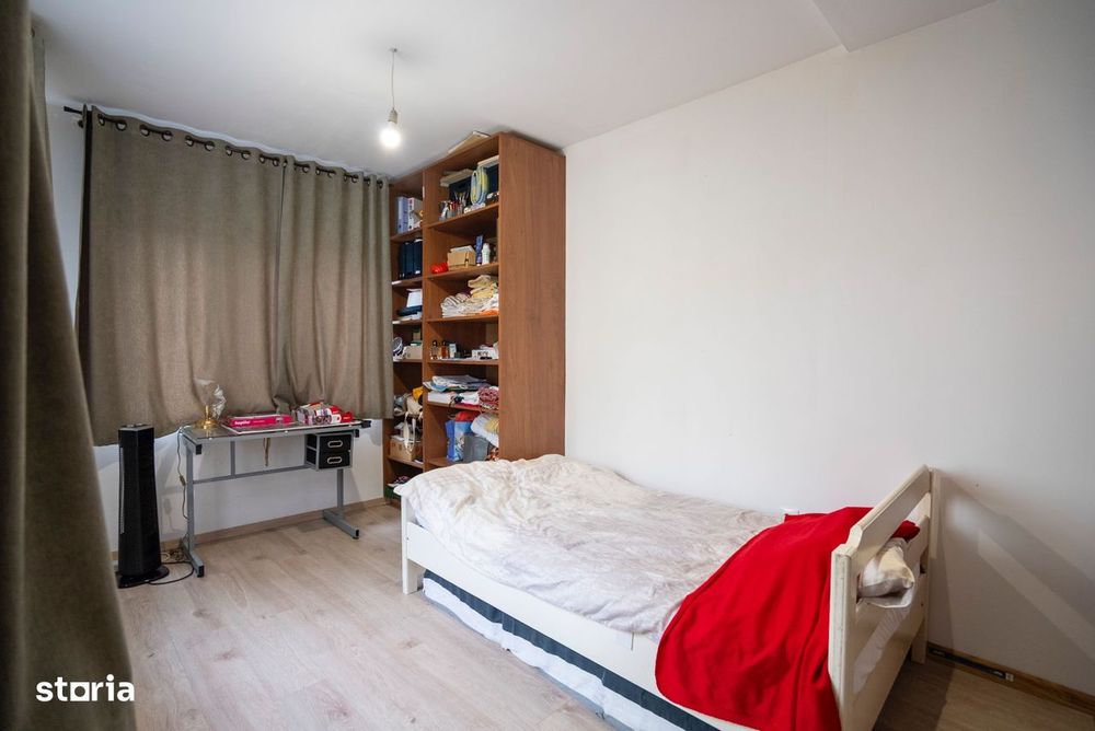Casa 5 camere in Rogerius, la bulevard, cu acces auto