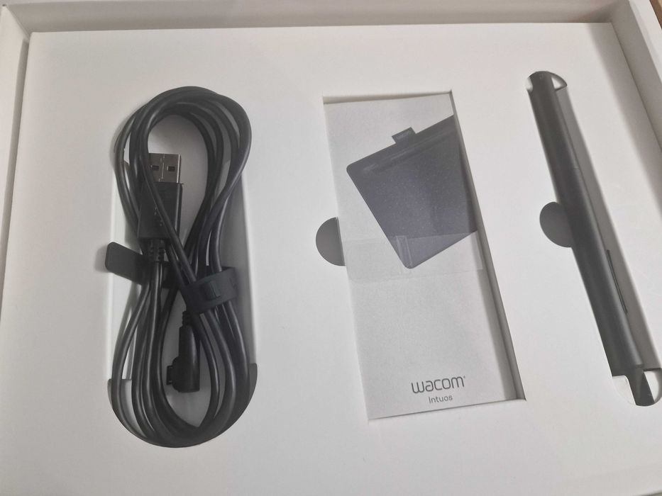 Графичен таблет Wacom Intuos Medium Bluetooth