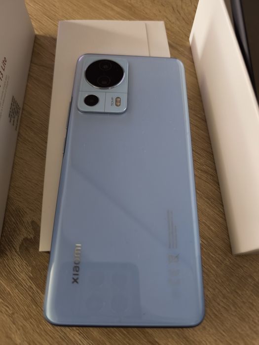 Продавам телефон Xaiomi 13 lite 8gb-Rom,256gb.Ram