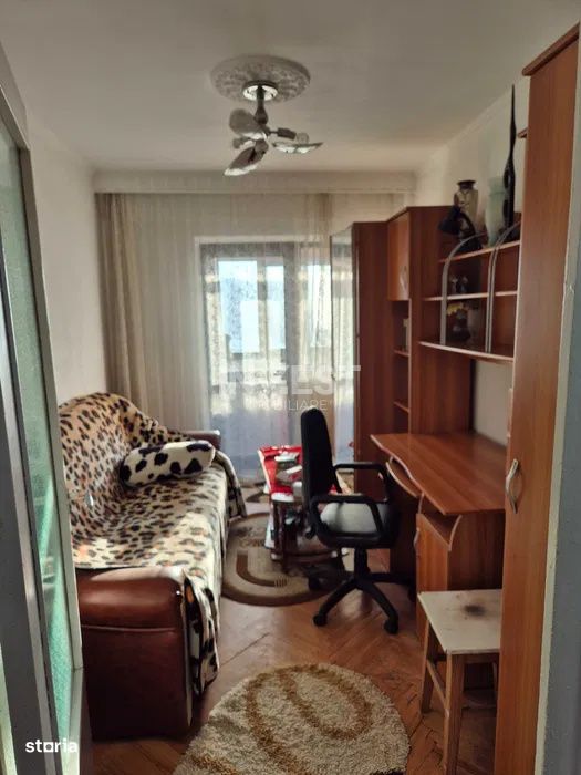 Apartament 3 camere, decomandat, zona Pacurari - Posta, Iasi