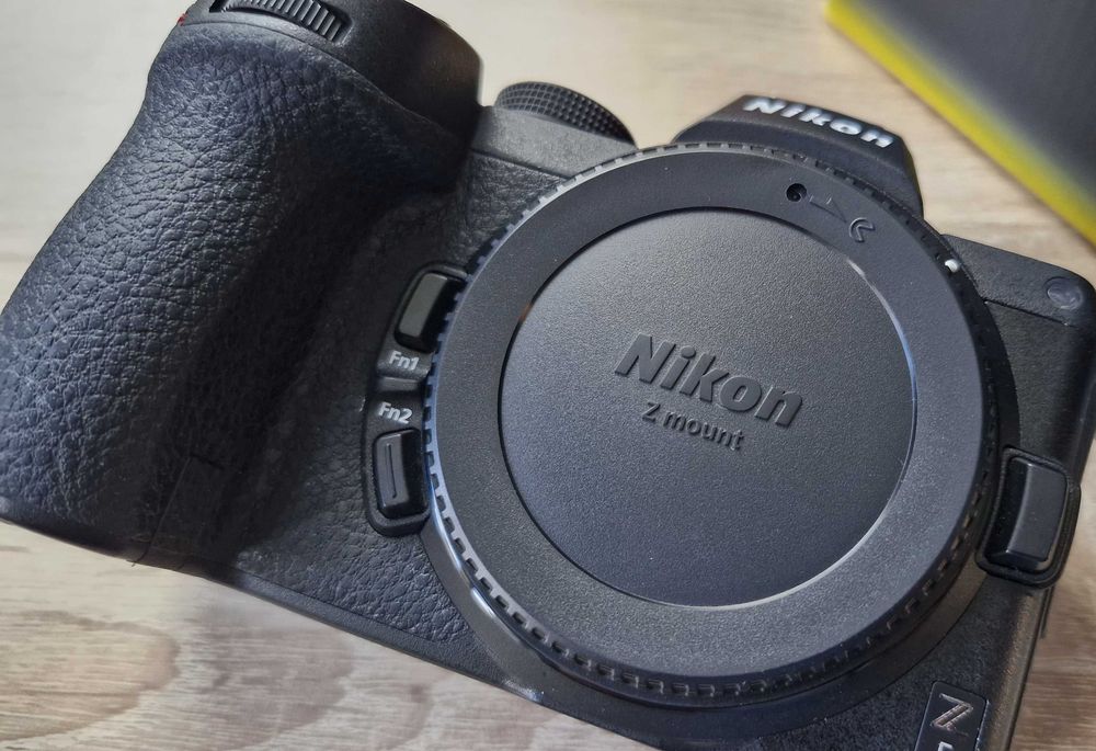Nikon Z5 (Body) – под 50k кадъра, пълен комплект