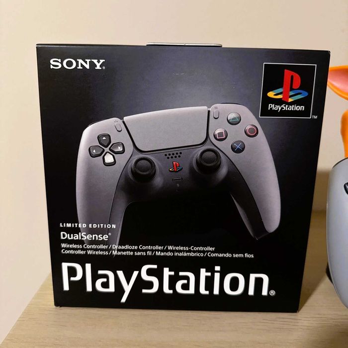 Sony PS5 Dualsense  Controller 30th Anniversary Edition cu garantie.