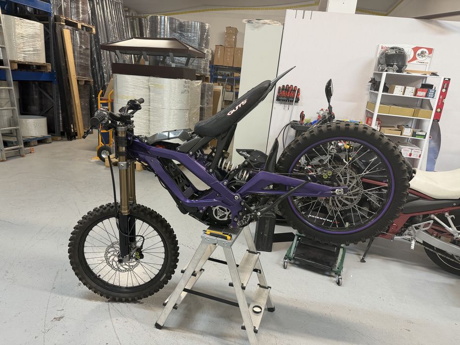 Surron Light bee X 2025