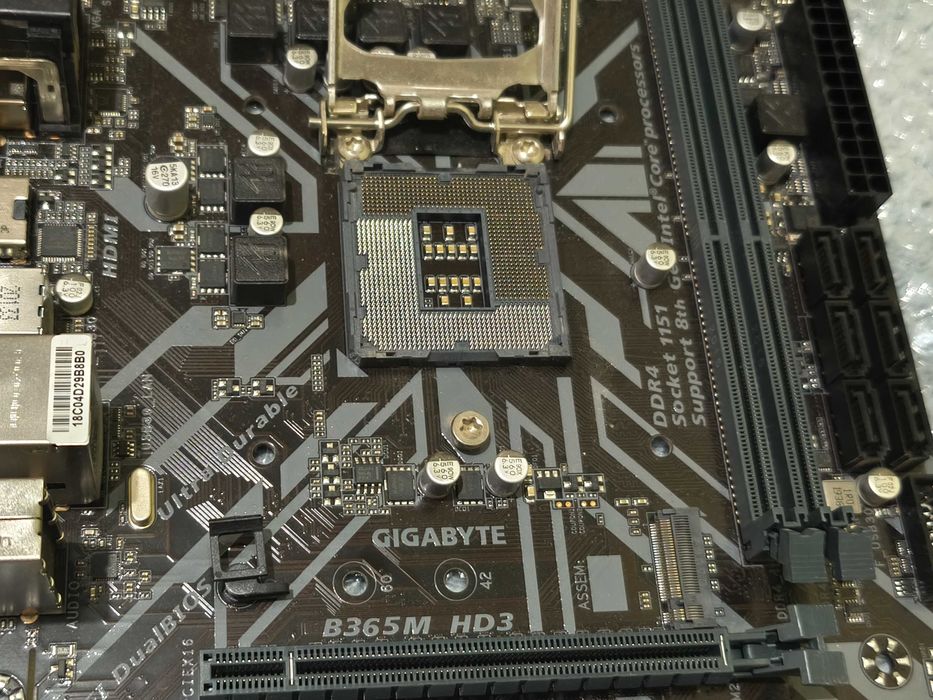 Материнка Gigabyte B365M HD3