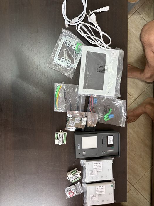Sistem videointerfon Urmet complet – monitor + accesorii