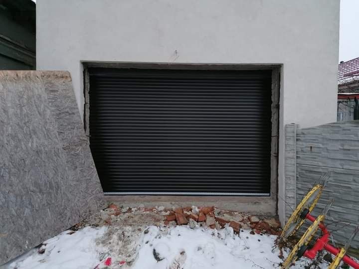 Usi garaj rulou cu lamele din aluminiu