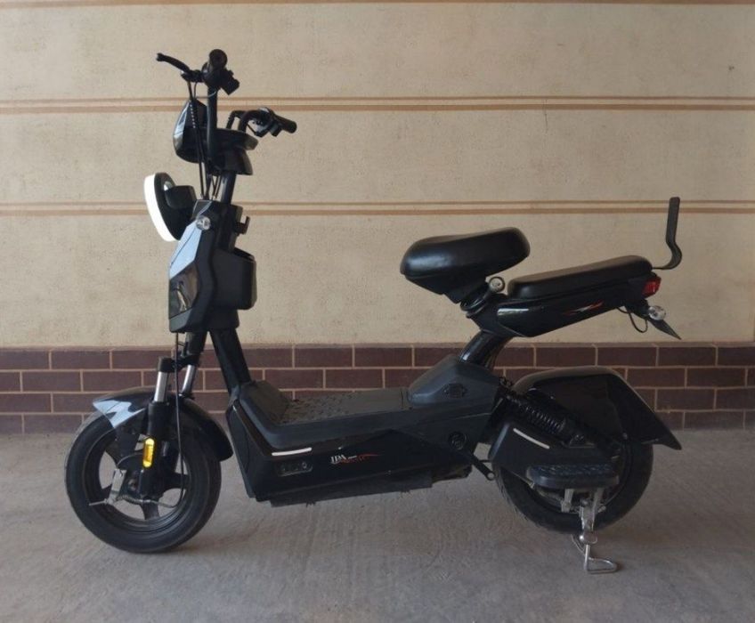 bakavoylari bor. skuter modeli tank. sifati ham yaxshi. kamchiligi kam