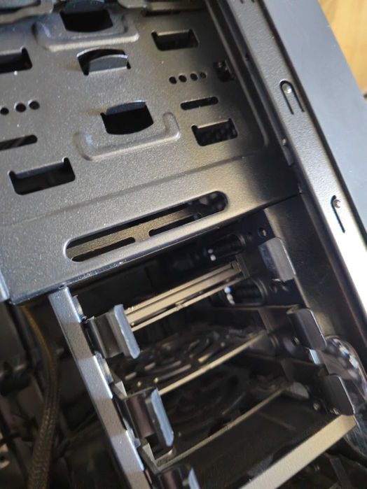 Unitate PC  8GB RAM, placa NVIDIA GEFORCE GTX 970 sursa  Corsair 600w