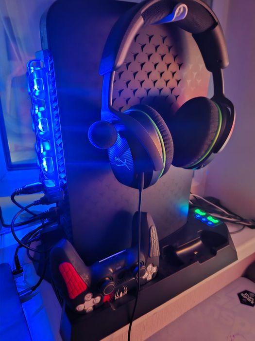 PS5 с аксессуарами и играми