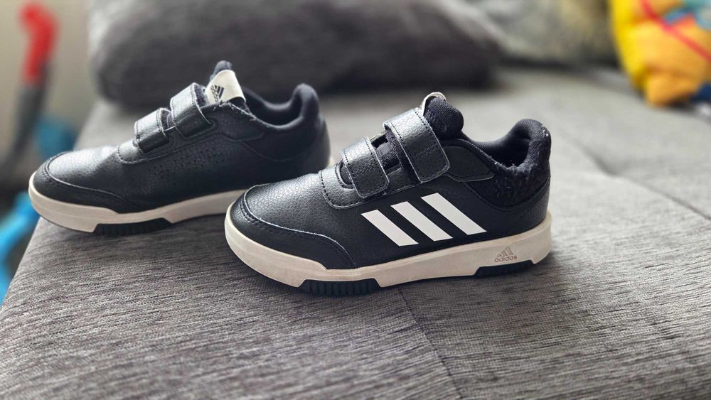 Детски кожени маратонки Adidas
