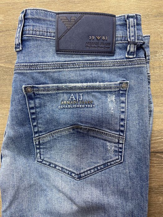 Джинсы мужские. Armani 32/34