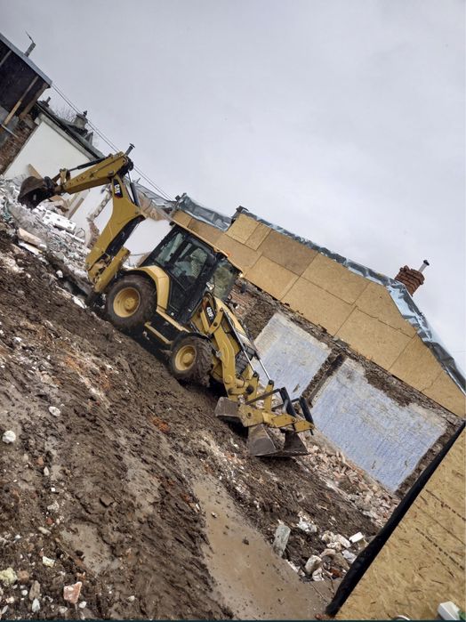 Inchiriez Buldoexcavator , Cilindru compactor 11 tone